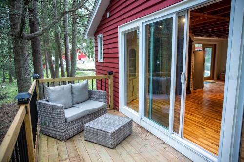Balkons/terase, The Guest House at River Haven Sanctuary in Vaiominga (RI)