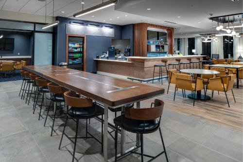Courtyard by Marriott Jefferson City - image 13