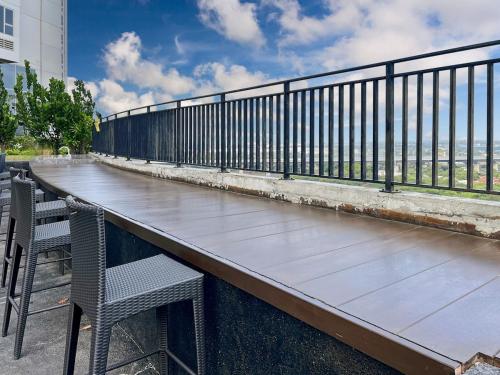 Newl 1BR Apt Cikarang w/ Pool, Gym&WiFi by 2ndHome near Meikarta Central Park
