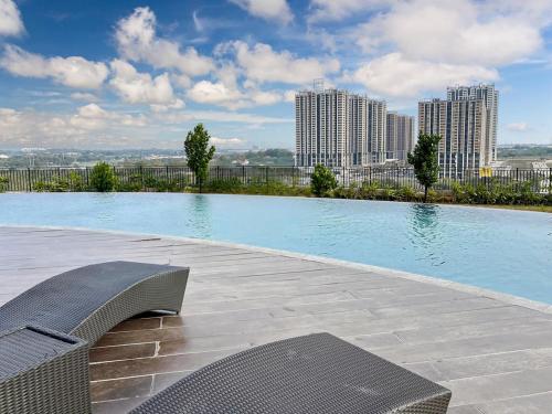 Newl 1BR Apt Cikarang w/ Pool, Gym&WiFi by 2ndHome near Meikarta Central Park