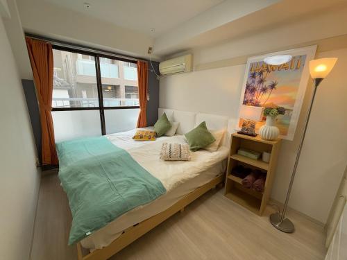 Shinjuku Yotsuya Sanchome Station 7-minute walk Hawaiian Twin Bed Charm Room 1R, Tokio