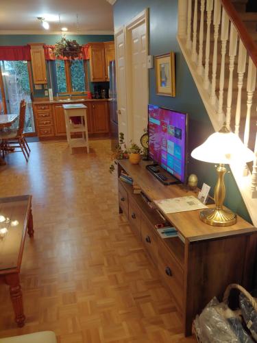Facilities, 3 Bedrooms 3 beds near metro -2 Parking Free in Saint-Laurent