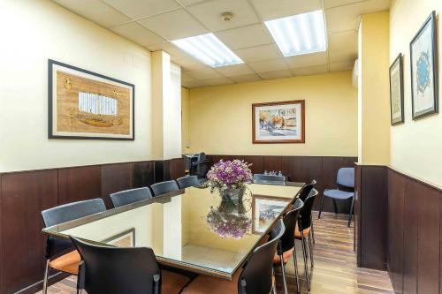 Aparthotel Bertrán - image 13