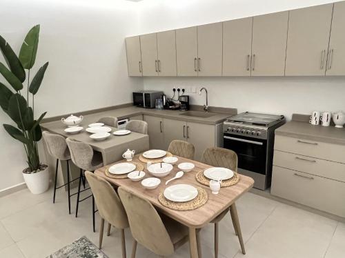 Cozzzy Apartments in อัล โอลายา