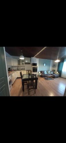 Belle maison indépendante 3 chambres séjour à 25 minutes de Clermont-Ferrand (Belle maison independante 3 chambres sejour a 25 minutes de Clermont-Ferrand) in Saint-Rémy-sur-Durolle