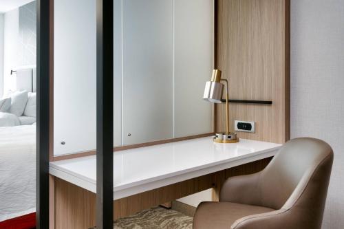 Suite, 2 Queen, Trundle bed, City view image 4