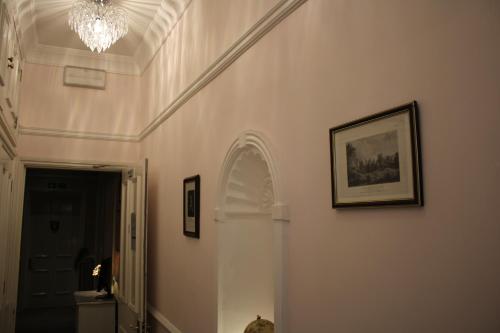 St Margarets Hotel - image 11