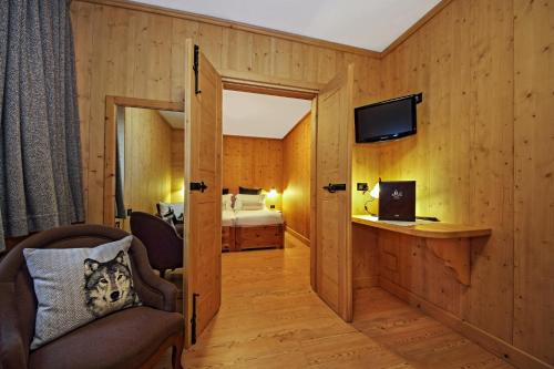 2 bedrooms, 4 beds