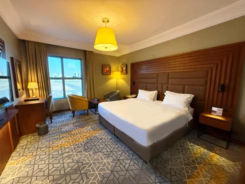 Crown Town Hotel Room Type - Deluxe Double Room