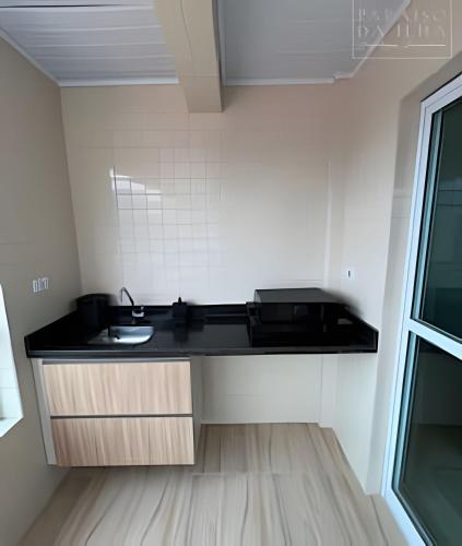 One-Bedroom Apartment image 6