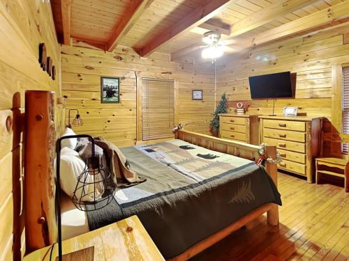 Mountain Dreams 4 Bedrooms Sleeps 11 Pool Access Game Room Hot Tub - image 6