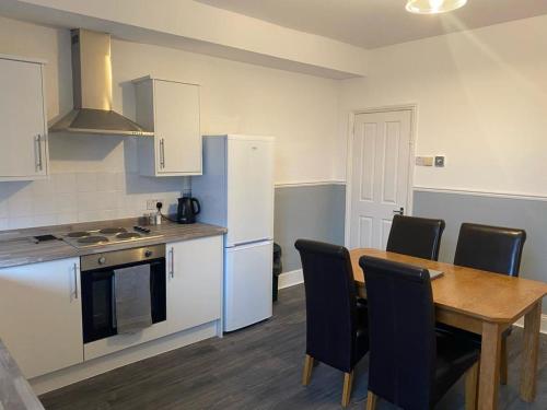 Kitchen, Spacious 4 Bedroom Townhouse in Middleton