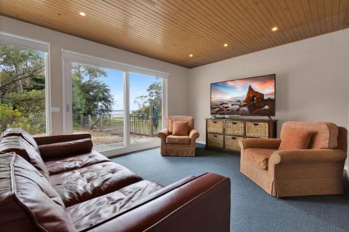 Vendégszoba, The House - Waterfront Retreat in Forge Creek