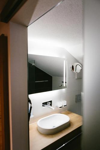 ห้องน้ำ, Hotel & Restaurant Zum Schwarzen Baren in อันเดอร์มัทท์