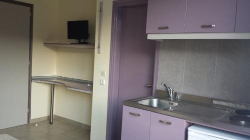 Takis Hotel Apartments - image 14