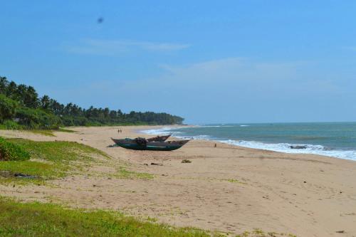 Lanka Beach Villa