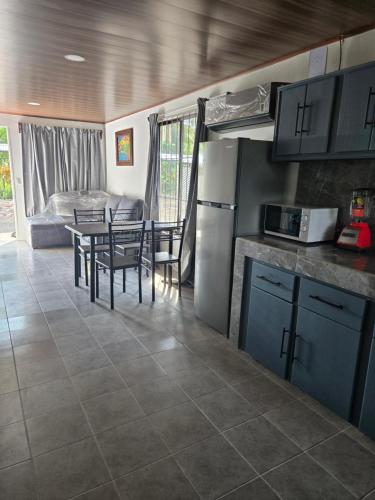 Casa Trogon 2BDRM AC 50M to the Beach in La Palma