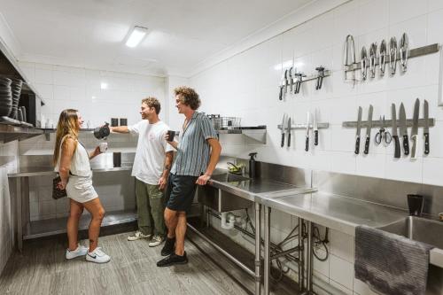 Dapur, Summer House Sydney City - Formerly Sydney Backpackers in Sydney