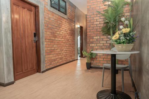 Bricks Guesthouse near Tan's Camellia Garden