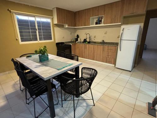 virtuve, Casa Barrio del Lago in Garupá