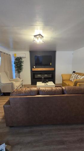 Luxury 4 Bedroom Modern Escape in Hazel Park