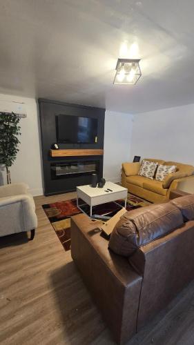 Luxury 4 Bedroom Modern Escape in Hazel Park
