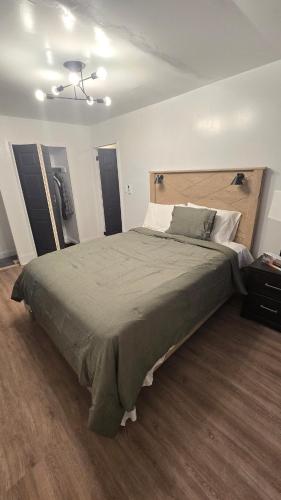 Luxury 4 Bedroom Modern Escape in Hazel Park