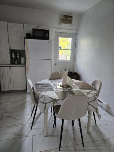 Spacious, elegant, and ultra-comfortable room in Southwest