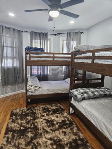 Entire 3 bedrooms Apt,10sleepers ,15 mins to NYC