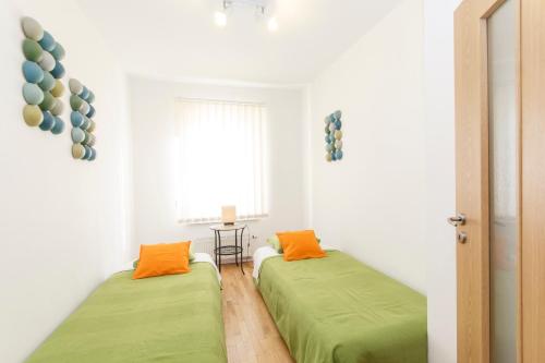 Air Conditioned Four-Bedroom Apartment (Split Level)
