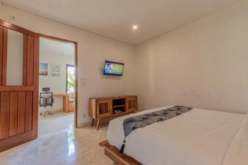 Villa with Garden View image 7