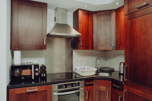 Elegant Studio Downtown 5 Minute Walk to Burj Khalifa & Dubai Mall, Dubai (Foto 9)