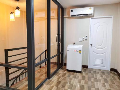 NEW! KG home 3 Bedrooms/ Free Wi-Fi, Bangkok (fotografie 11)