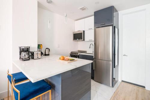 1597-14 New Renovated Studio rime UES - W D, New York (Foto 4)