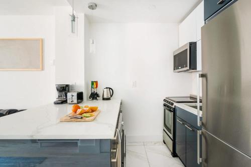 1597-14 New Renovated Studio rime UES - W D in New York, USA