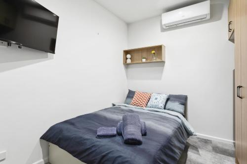 Cozy Stays - Private Rooms in Adelaide CBD with Shared Facilities
