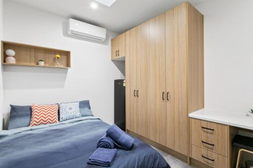 Cozy Stays - Private Rooms in Adelaide CBD with Shared Facilities