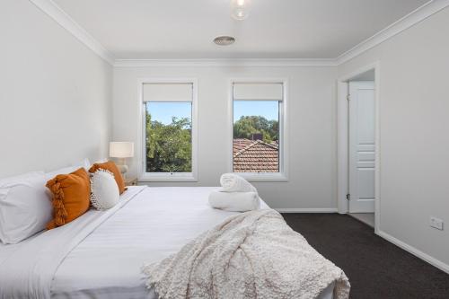 Contemporary Living in the CBD! photo 4