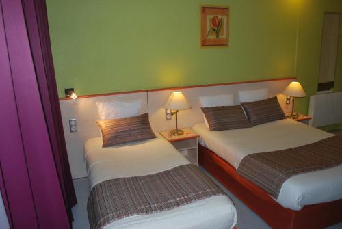 Hotel Tambourin Hotel Tambourin is a popular choice amongst travelers in Vitry-le-Francois, whether exploring or just passing through. The hotel offers a high standard of service and amenities to suit the individual 