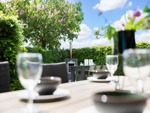 Seadmed, De Genderense Hoeve in Genderen