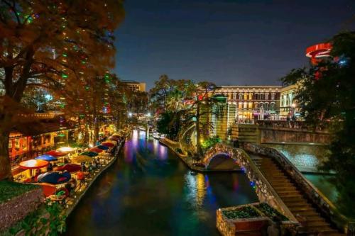 Viva Fiesta Condo on San Antonio Riverwalk near San Antonio Művészeti Múzeum