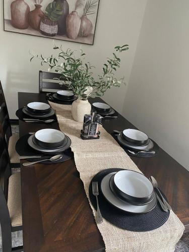 Cozy 3 Bedroom House Near DFW secondary