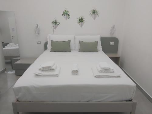 Double Room with Private Bathroom room in Candy's dream rooms