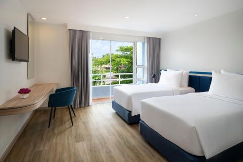 room detail thumbnail 1