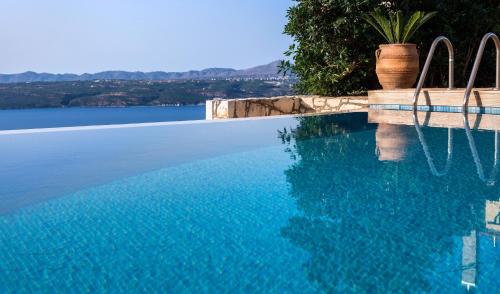 Villa Majestic Crete heated pool and sauna