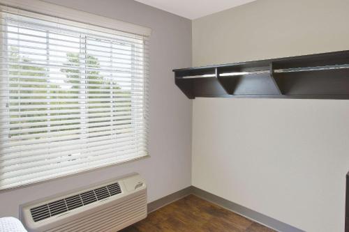 Double Room with Accessible Tub - Disability Access/Non-Smoking