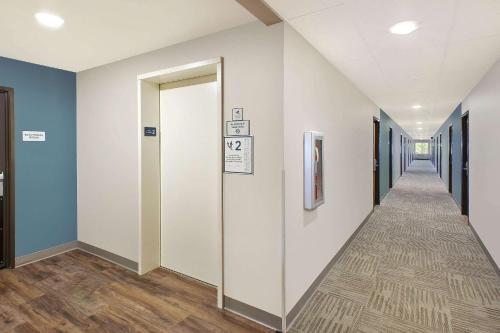 WoodSpring Suites St Louis St Charles - image 3
