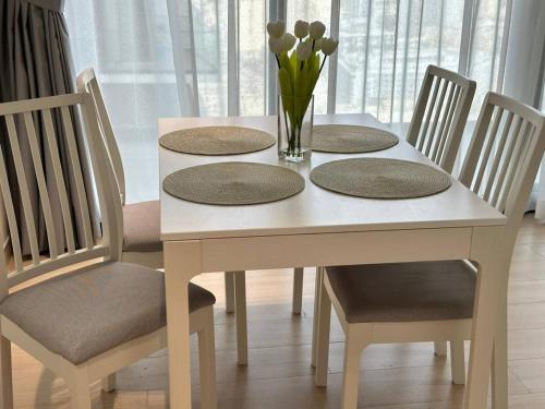 Sleek 1br Apt Jvc Quiet Space With Pool & Par, Dubai (foto 5)