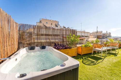 Blue Oasis - Jacuzzi Penthouse, Atene
