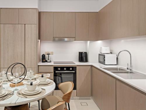 SKY9 Apartments - Luxury Apartments in Downtown Dubai with Full Burj Khalifa View